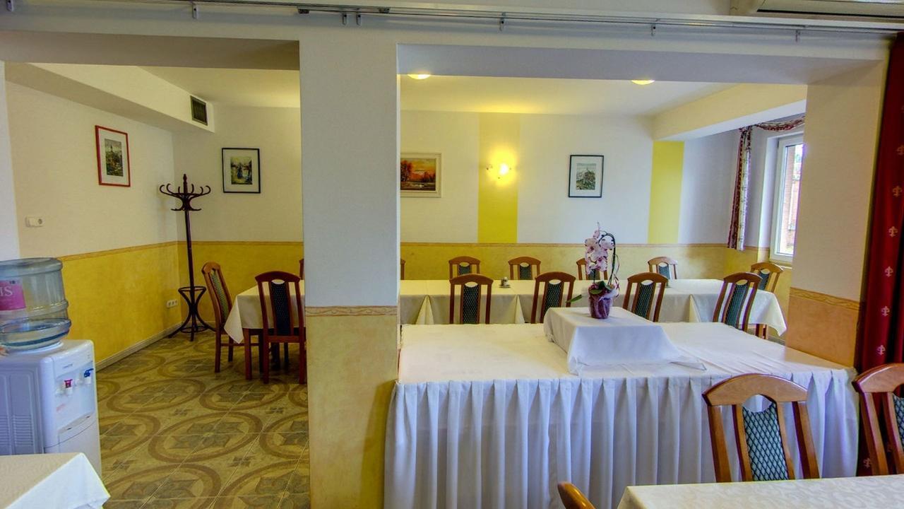 Bella Hotel Szeged Exteriör bild